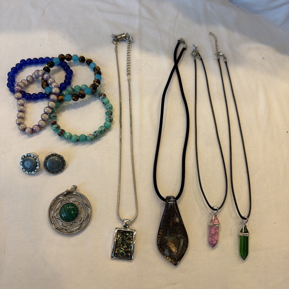 Mixed Jewelry Lot 10 Pieces Necklaces Bracelets Earrings Stone Pendants Beaded